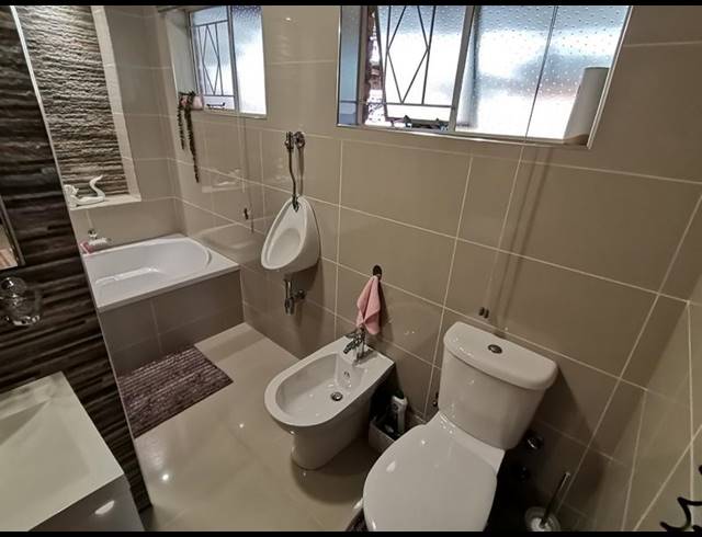 4 BEDROOM HOUSE FOR SALE IN VAALPARK